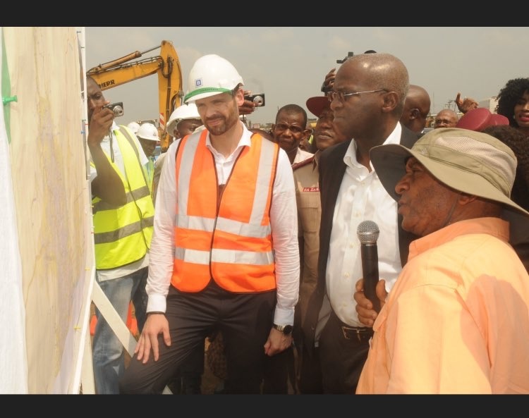 Fashola Minister for works and housing 