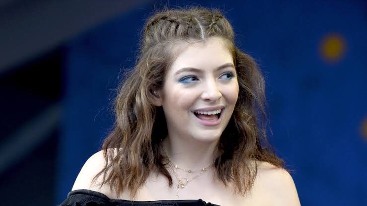  Lorde Biography 