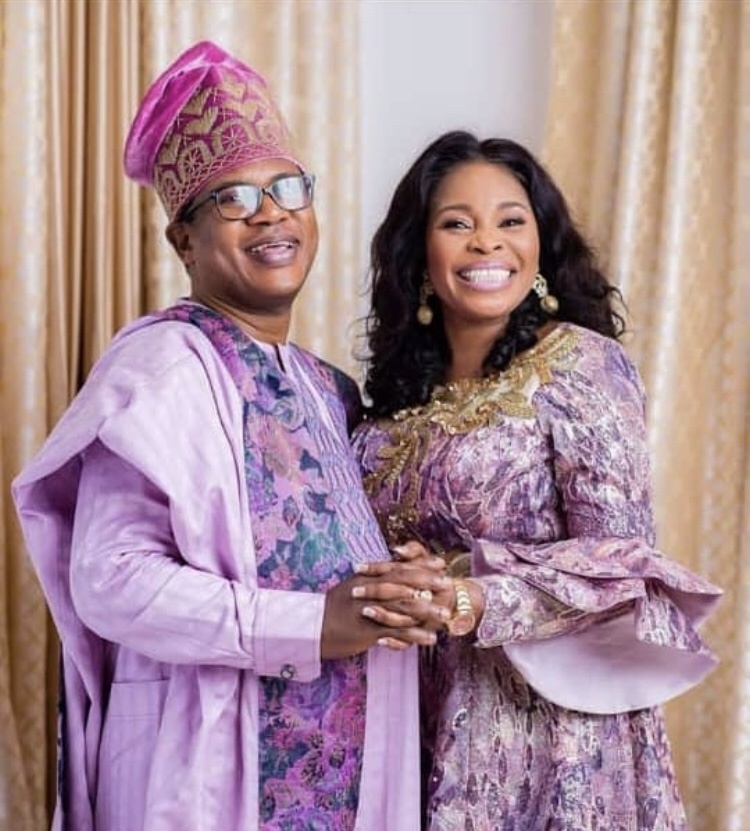 Tope Alabi husband 