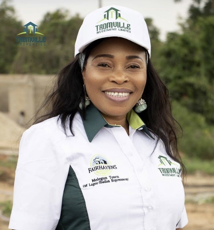 Tope Alabi education and career 