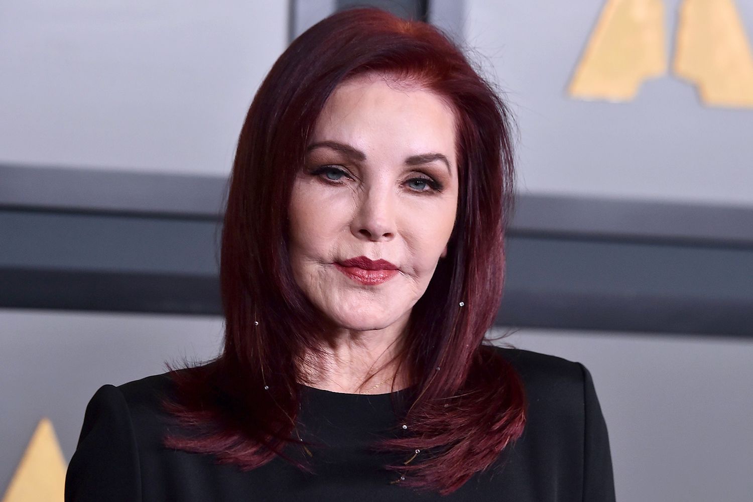  Priscilla Presley Net Worth 