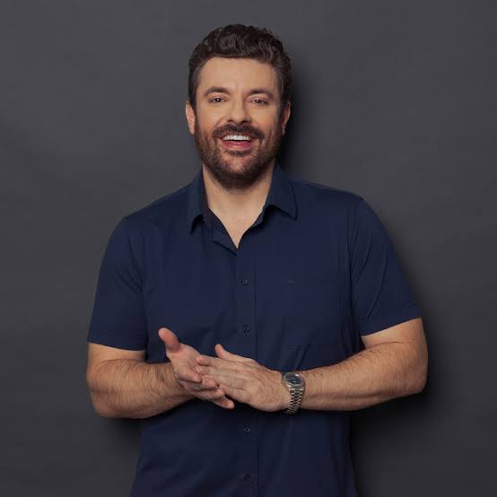 CHRIS YOUNG BIOGRAPHY