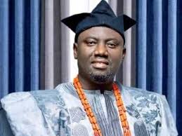 ALAAFIN OWOADE BIOGRAPHY