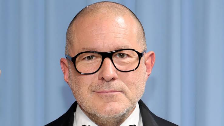 Jony Ive biography 