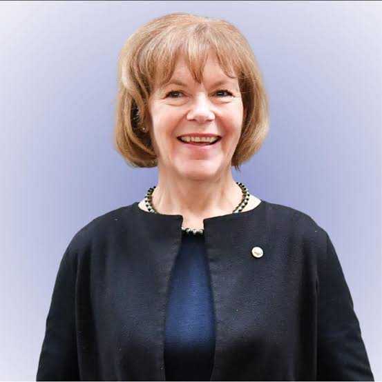Tina Smith biography 
