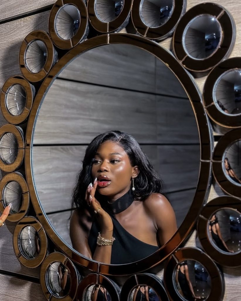 Favour Ofili Personal life 
