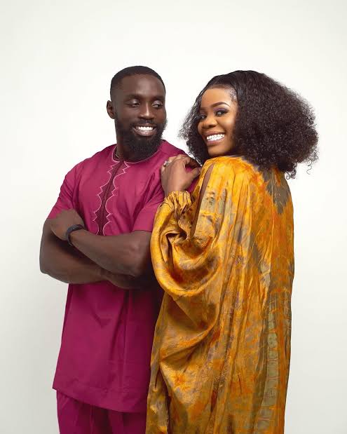 Shola Ogudu Personal life 