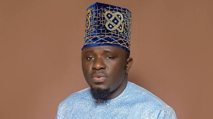 Basit Aponle Anobi educational background 
