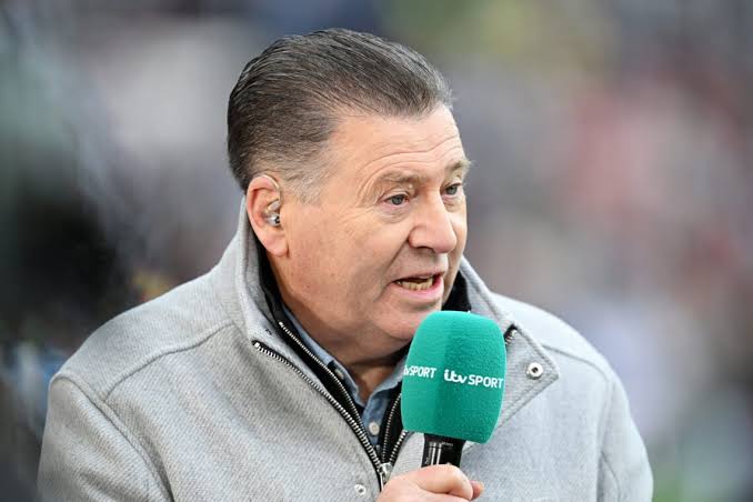 Chris Waddle biography 