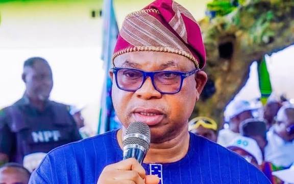 Bola Oyebamiji educational background 