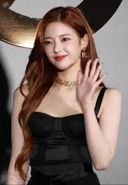 LIA BIOGRAPHY