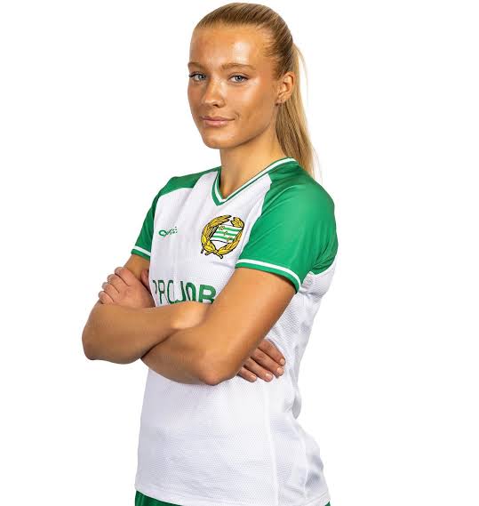 Smilla Holmberg Career