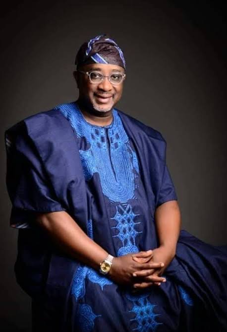 Sen. Adeniyi Adegbonmire educational background 