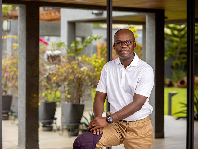 Tokunbo Abiru biography