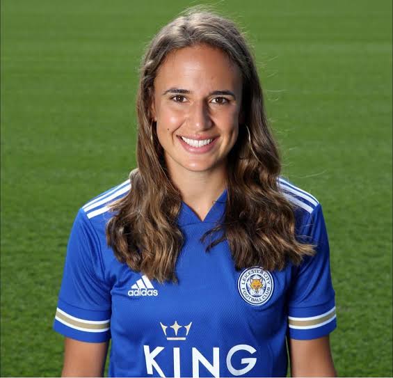 Ashleigh Plumptre Biography 