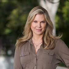 REBECCA GROSSMAN BIOGRAPHY
