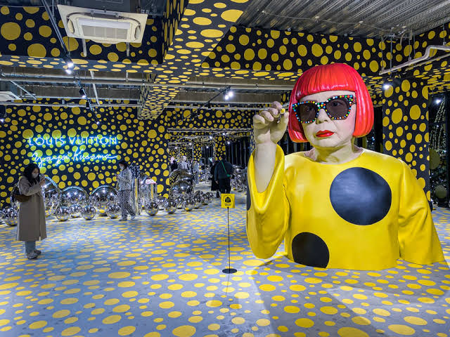 Yayoi Kusama Educational Background