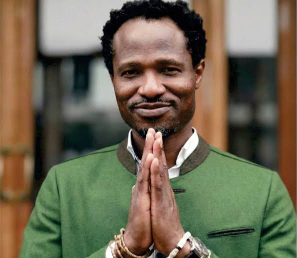 Osh Agabi Biography 